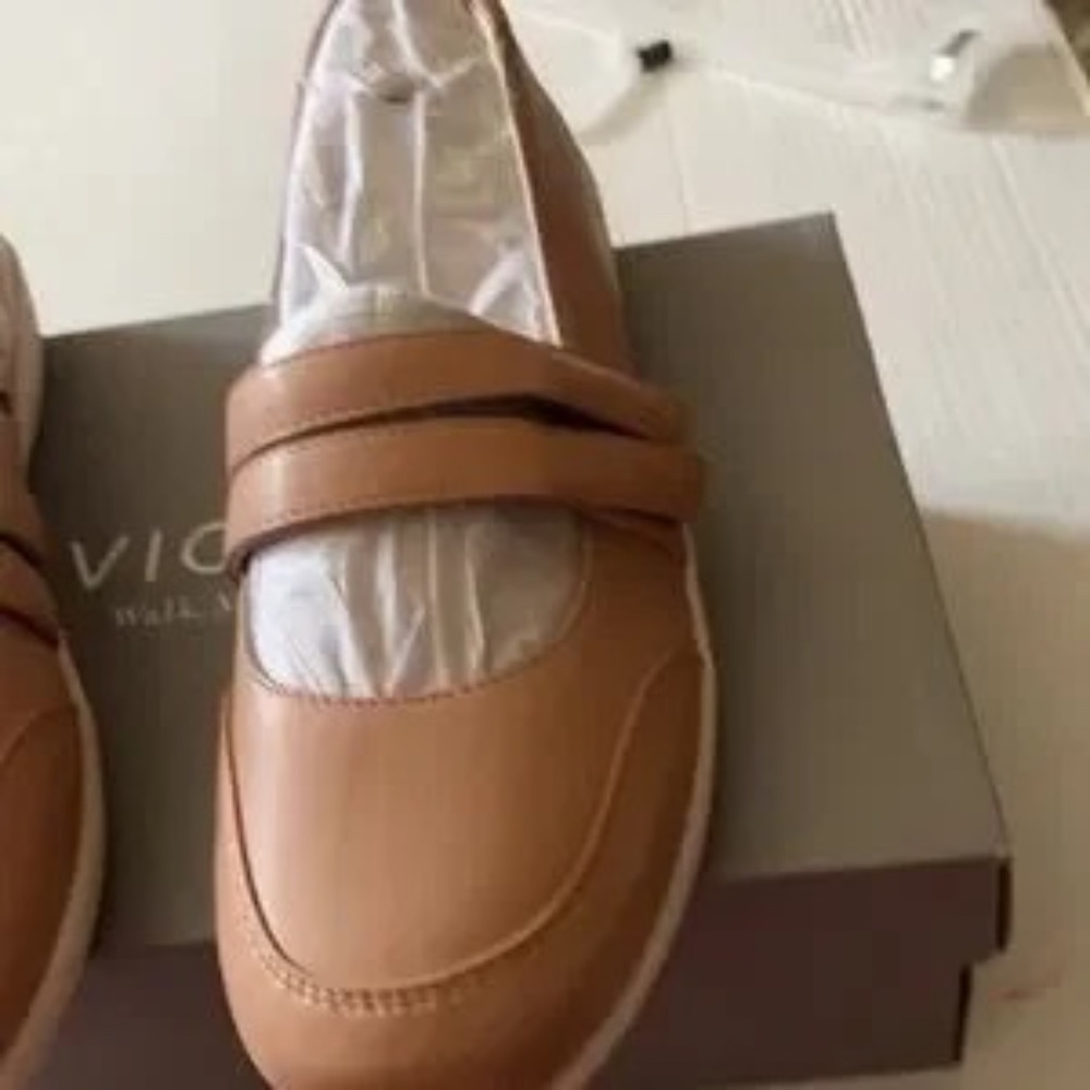 Vionic 10W dress shoes New in Box - Picture 5 of 5